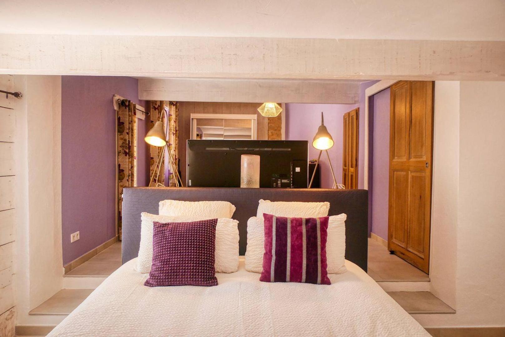 Le Hameau Fleur De Pierres , Chambre , Gite Et Table D'Hotes Murs  Luaran gambar