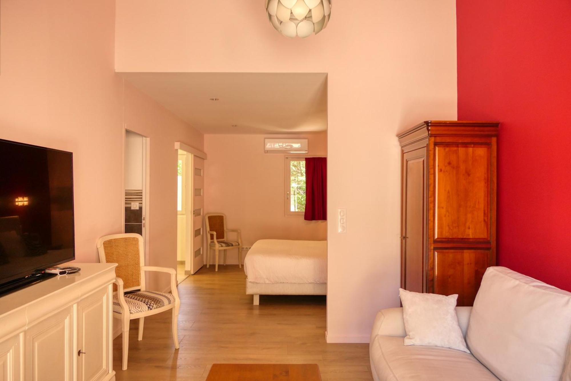 Le Hameau Fleur De Pierres , Chambre , Gite Et Table D'Hotes Murs  Luaran gambar