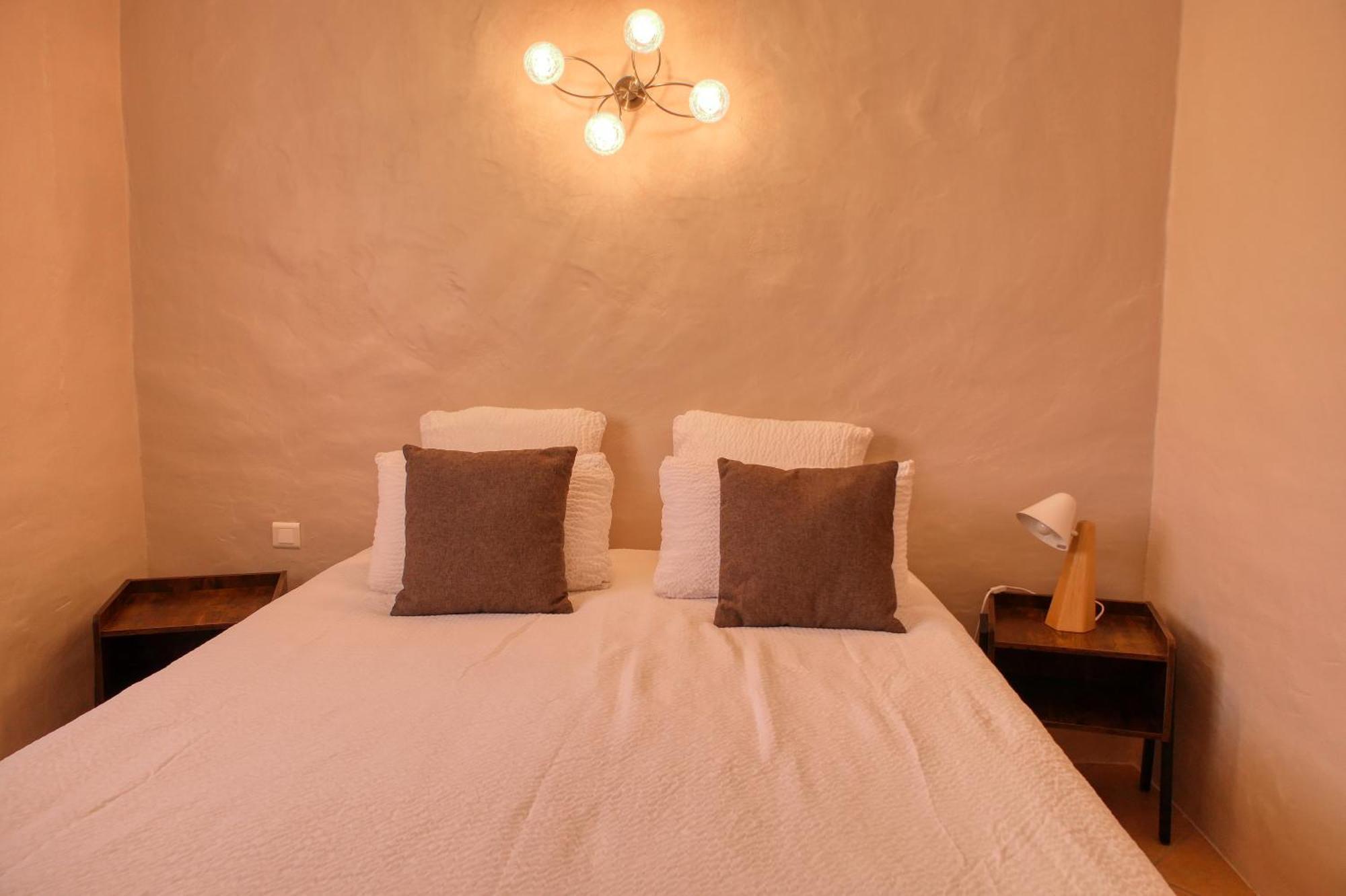 Le Hameau Fleur De Pierres , Chambre , Gite Et Table D'Hotes Murs  Luaran gambar