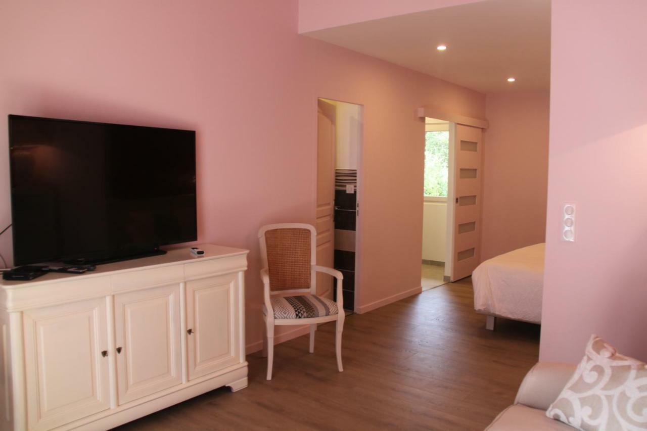 Le Hameau Fleur De Pierres , Chambre , Gite Et Table D'Hotes Murs  Luaran gambar