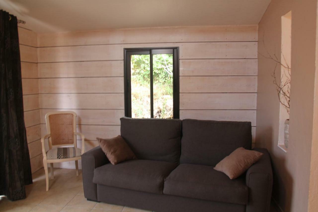 Le Hameau Fleur De Pierres , Chambre , Gite Et Table D'Hotes Murs  Luaran gambar